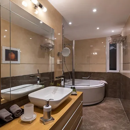 Luxury Beachfront Palace With Private Pool And Jacuzzi By The In