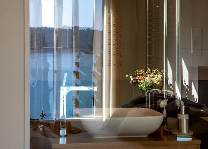 Luxury Beachfront Palace With Private Pool And Jacuzzi By The In * دوبروفينك