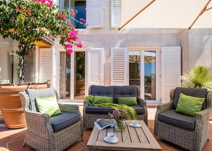 Luxury Beachfront Palace With Private Pool And Jacuzzi By The In