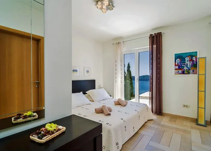 Luxury Beachfront Palace With Private Pool And Jacuzzi By The In *