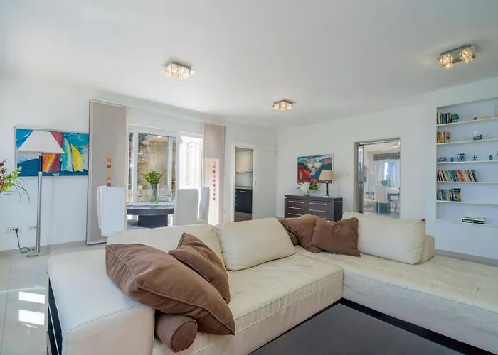 فيلة Luxury Beachfront Palace With Private Pool And Jacuzzi By The In