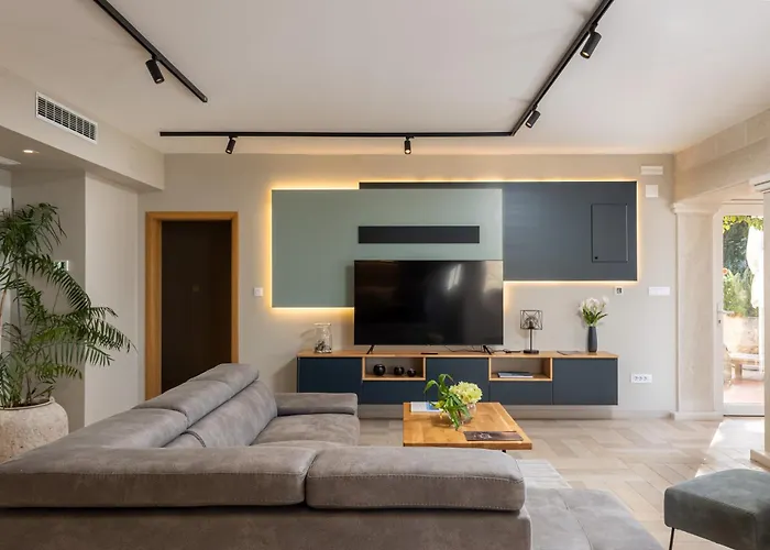 Luxury Beachfront Palace With Private Pool And Jacuzzi By The In * دوبروفينك