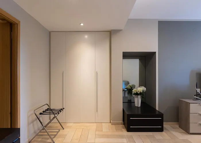 Luxury Beachfront Palace With Private Pool And Jacuzzi By The In دوبروفينك