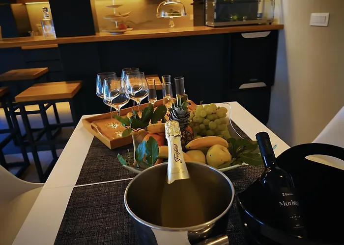 Luxury Beachfront Palace With Private Pool And Jacuzzi By The In فيلة دوبروفينك