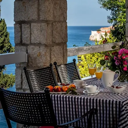 Luxury Beachfront Palace With Private Pool And Jacuzzi By The In