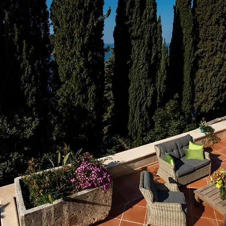 Villa Luxury Beachfront Palace With Private Pool And Jacuzzi By The In