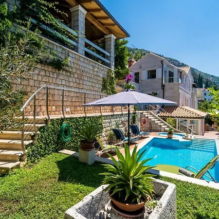 Luxury Beachfront Palace With Private Pool And Jacuzzi By The In Villa