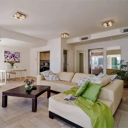 Luxury Beachfront Palace With Private Pool And Jacuzzi By The In *