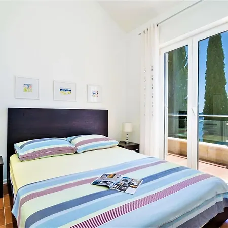 Villa Luxury Beachfront Palace With Private Pool And Jacuzzi By The In