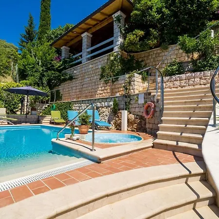 Luxury Beachfront Palace With Private Pool And Jacuzzi By The In Villa