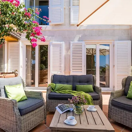 Luxury Beachfront Palace With Private Pool And Jacuzzi By The In