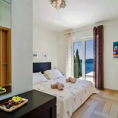 Luxury Beachfront Palace With Private Pool And Jacuzzi By The In *