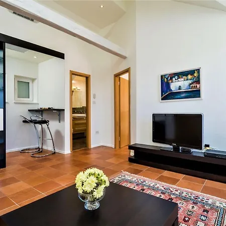 Villa Luxury Beachfront Palace With Private Pool And Jacuzzi By The In