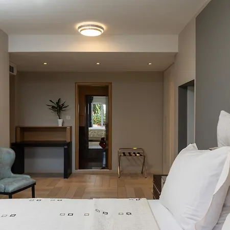 Luxury Beachfront Palace With Private Pool And Jacuzzi By The In