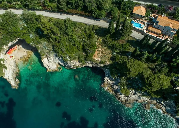 Luxury Beachfront Palace With Private Pool And Jacuzzi By The In * Ντουμπρόβνικ