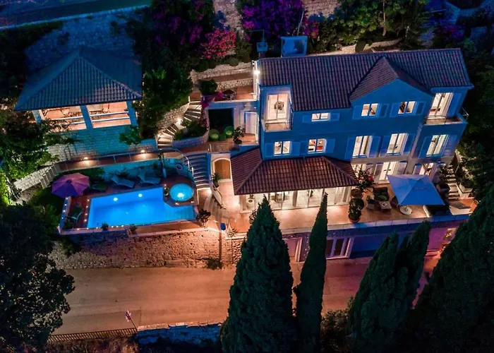 Luxury Beachfront Palace With Private Pool And Jacuzzi By The In *