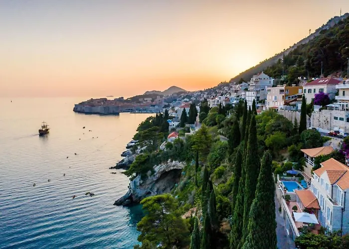 Βίλα Luxury Beachfront Palace With Private Pool And Jacuzzi By The In