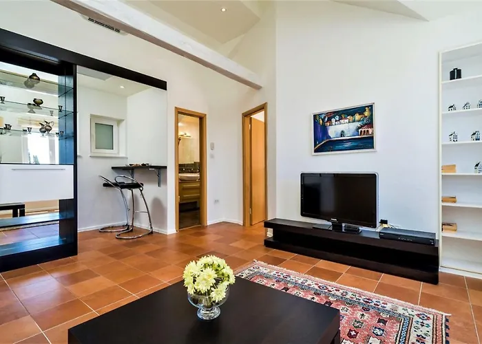 Βίλα Luxury Beachfront Palace With Private Pool And Jacuzzi By The In