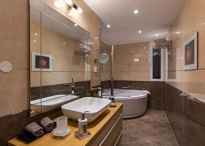 Luxury Beachfront Palace With Private Pool And Jacuzzi By The In