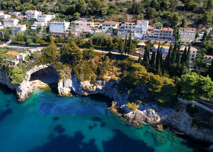 Luxury Beachfront Villa Dubrovnik Palace with private pool&jacuzzi by the beach in Dubrovnik Dubrownik