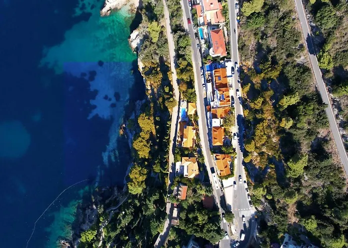 Luxury Beachfront Villa Dubrovnik Palace with private pool&jacuzzi by the beach in Dubrovnik *
