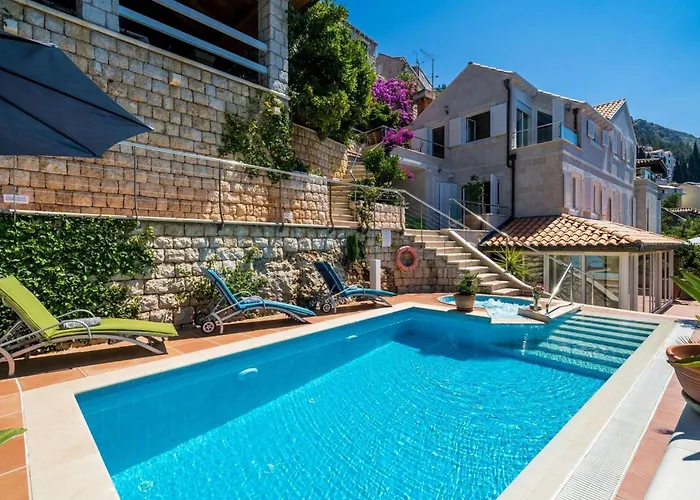 Luxury Beachfront Villa Dubrovnik Palace with private pool&jacuzzi by the beach in Dubrovnik *