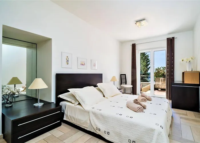 Luxury Beachfront Palace With Private Pool And Jacuzzi By The In * Dubrovnik