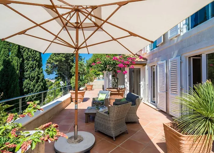 Luxury Beachfront Villa Dubrovnik Palace with private pool&jacuzzi by the beach in Dubrovnik Willa *