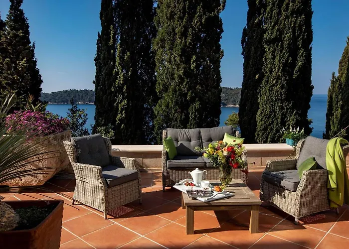 Luxury Beachfront Villa Dubrovnik Palace with private pool&jacuzzi by the beach in Dubrovnik Dubrownik