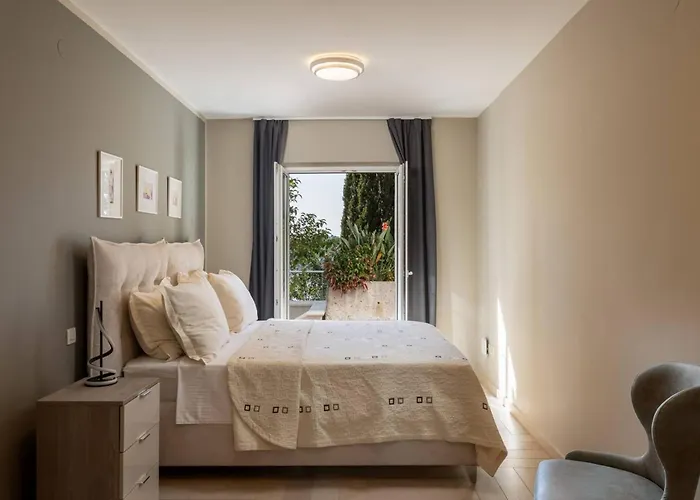 Villa Luxury Beachfront Palace With Private Pool And Jacuzzi By The In Dubrovnik